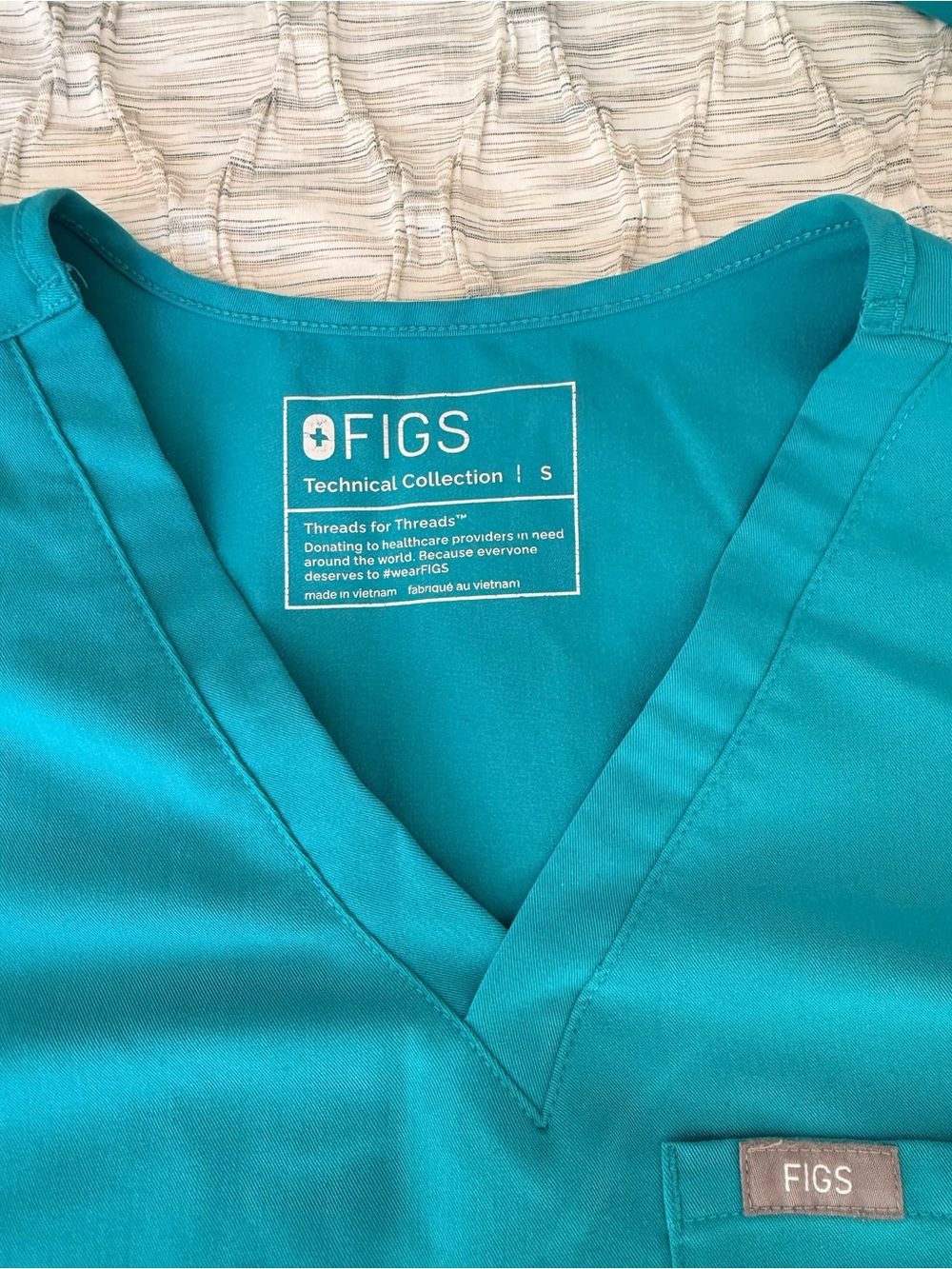 FIGS Scrub Set - Picture 4 of 4